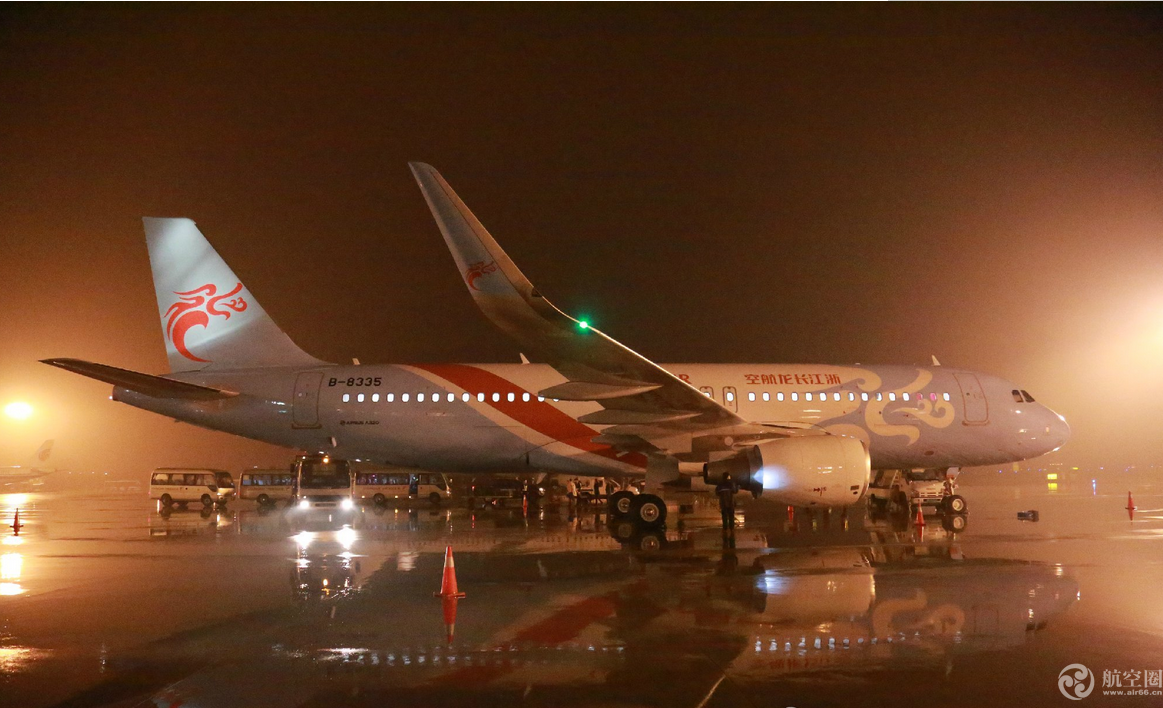 4月7日，浙江长龙航空第15架空客A320客机（注册号B-8335）从天津顺利飞抵杭州萧山国际机场。至此，长龙航空机队规模达到18架。